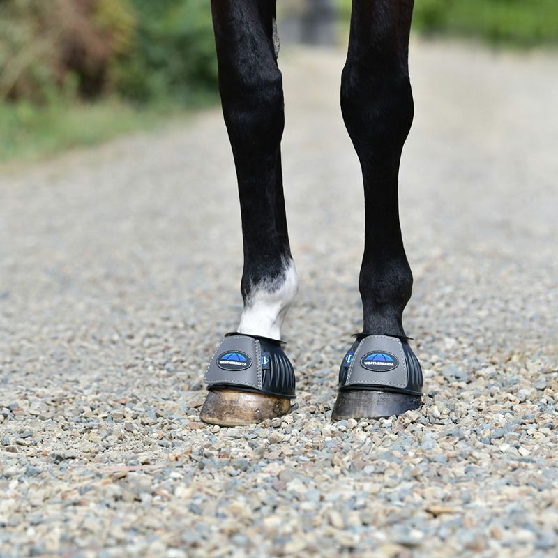 Weatherbeeta Tough-Tec Prime Rubber Bell Boots Black/Grey provide overreach protection.