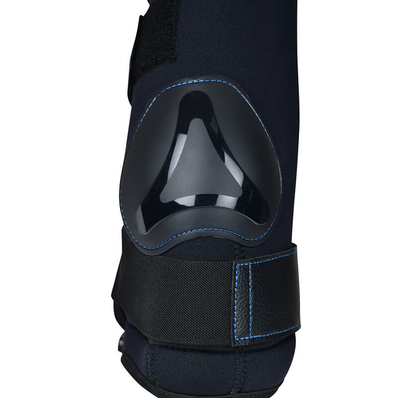 Weatherbeeta Therapy-Tec II Ultra Cool Ice Boots Black—like an orthopedic knee brace for recovery.