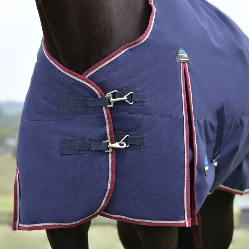 Weatherbeeta Comfitec Essential Turnout Rug Standard Neck Heavy Weight 360G Navy/Burgundy