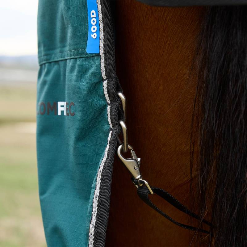 Weatherbeeta Comfitec Classic Medium Combo Neck Turnout Rug 220g on a brown horse.