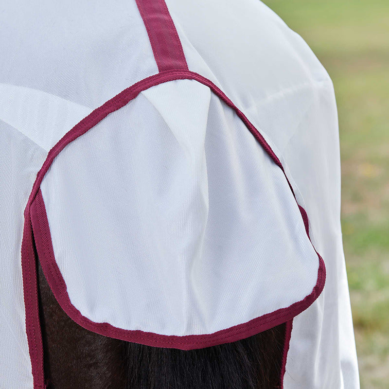 Weatherbeeta Comfitec Essential fly rug in white/burgundy with UV protection shown outdoors.
