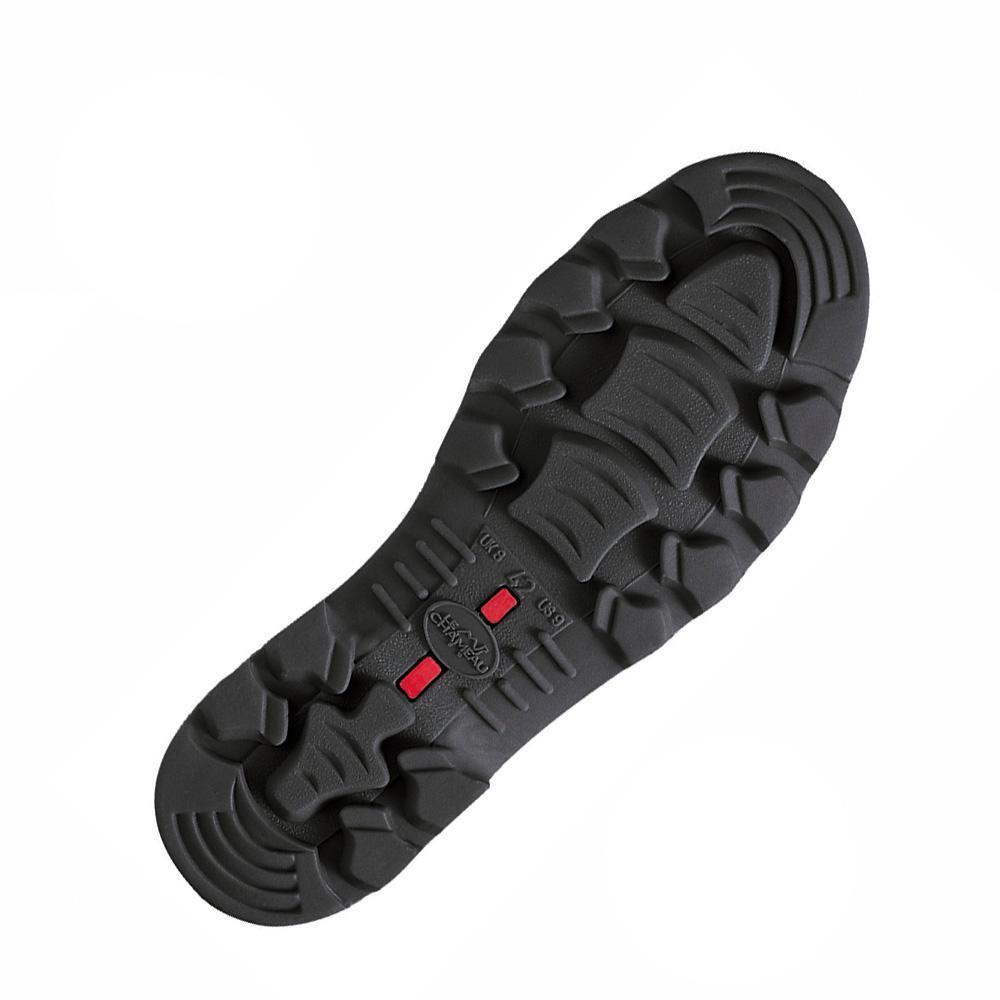 Le Chameau Chasseur Neo Mens: black rugged sole, deep treads, red accents—perfect for boots.