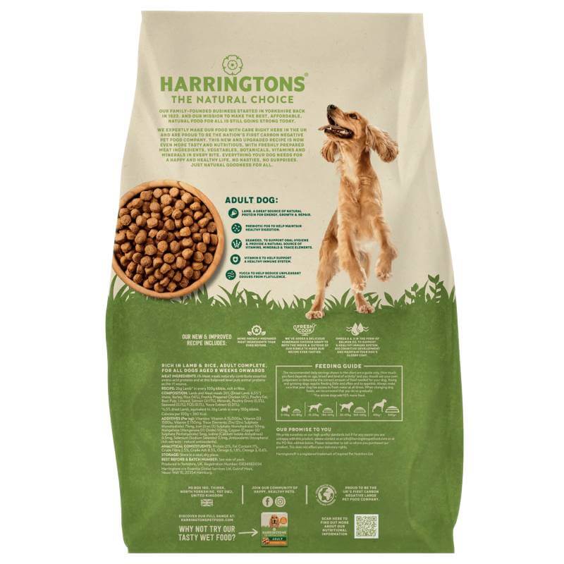 Harringtons Lamb & Rice Adult 15kg dog food bag with green background and golden dog.