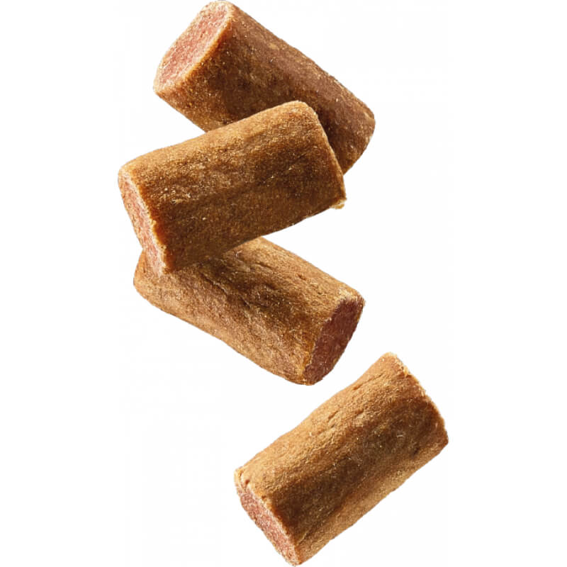 Natures Menu Meaty Treats Chicken in green and yellow pack with dog and meat pieces on front.