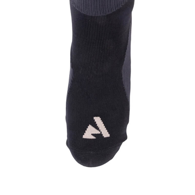 Aubrion React Technical Socks Shadow: black, moisture control, white geometric toe logo.
