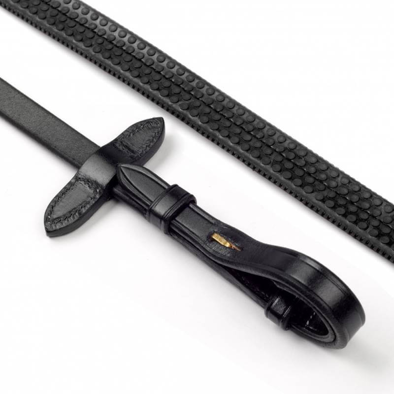 Whitaker John Whitaker Lynton Reins with textured handle and matching horse tack.