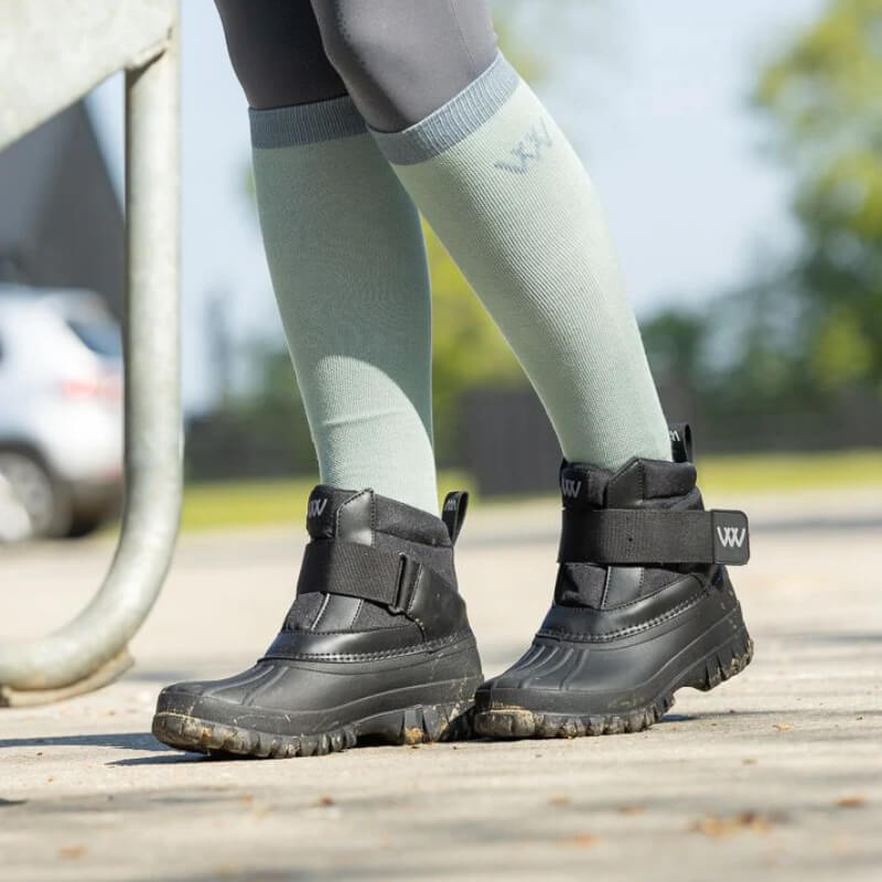 Woof Wear Short Yard Boots Black: warm fleece-lined boots with thick soles and Velcro straps.