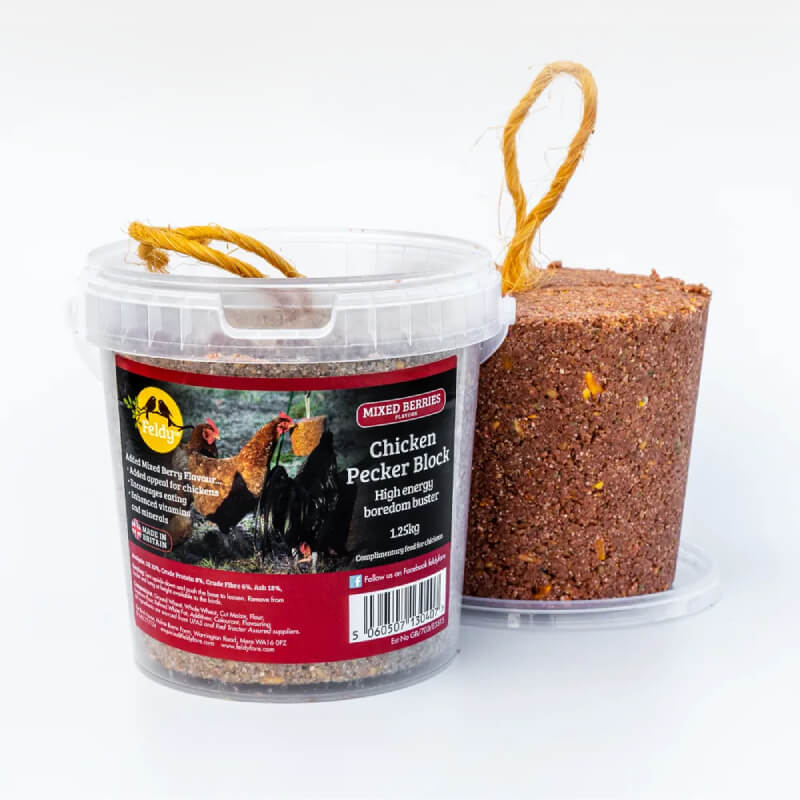 Feldy Chicken Pecker Block 1.25kg poultry treat with natural ingredients and rope handle.