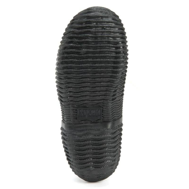 Muckboot Kids Hale Black: durable ribbed sole, perfect for children's waterproof boots.
