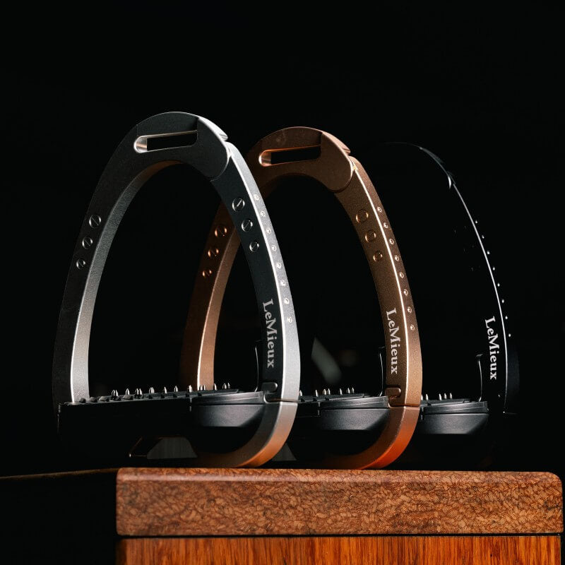 LeMieux Brilliance Vector Balance Stirrup Aluminium
