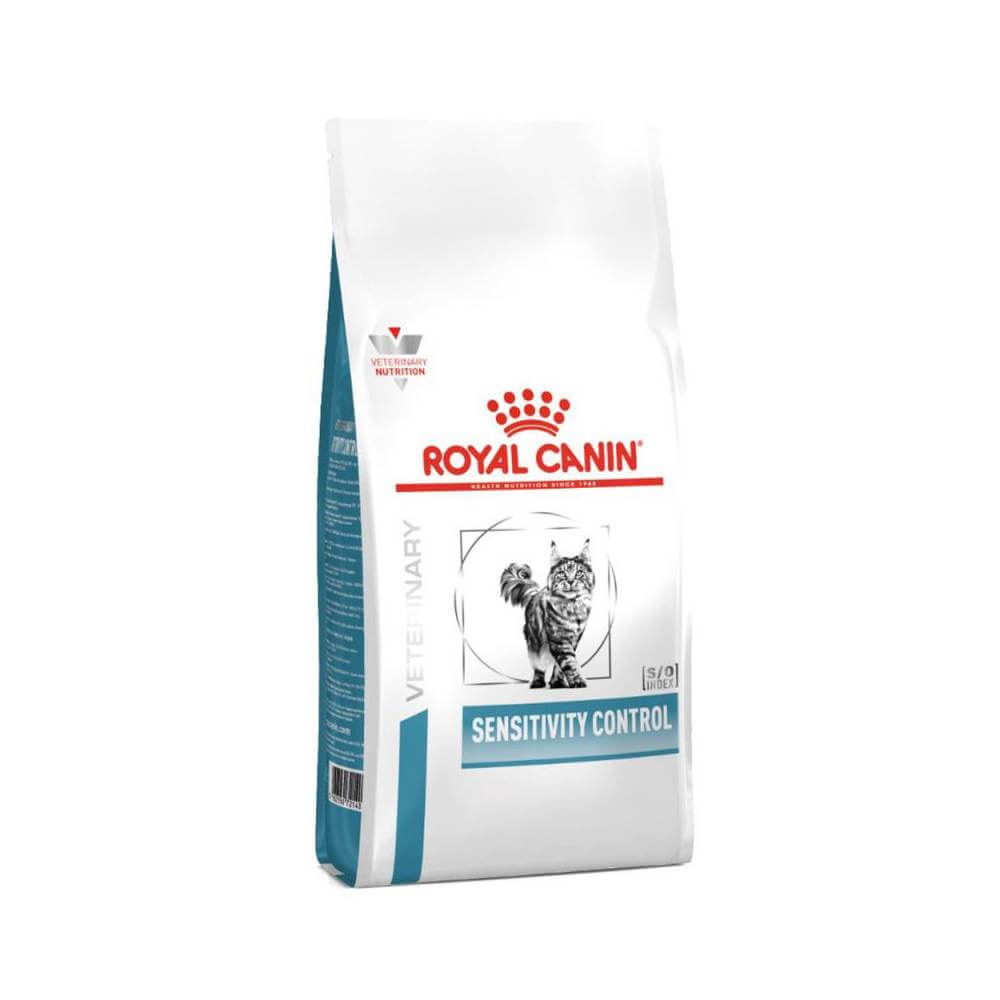 White bag of Royal Canin Veterinary Feline Sensitivity Control cat food with a cat on front.