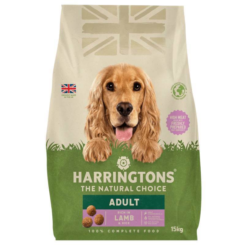 Harringtons Lamb &amp; Rice Adult 15kg dog food bag with green background and golden dog.