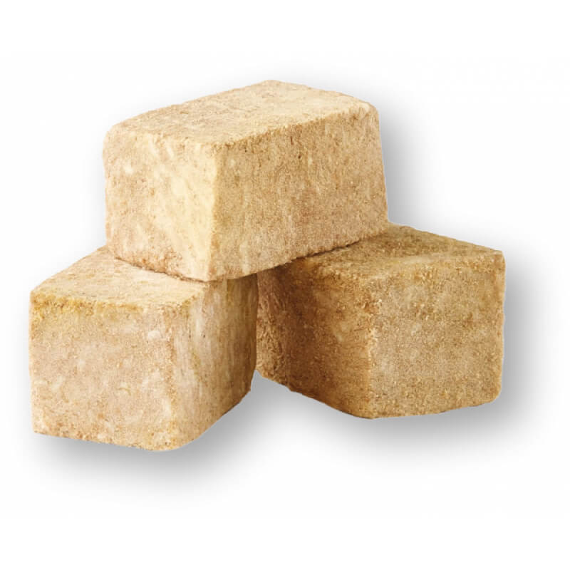 Natures Menu Freeze Dried Meat Chunks 40g, perfect as a chicken meal topper for dogs.