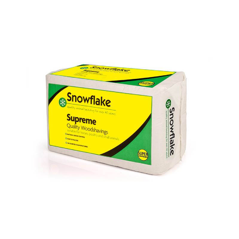 A pack of Easibed Snowflake Supreme Wood Shavings for poultry and small animals.