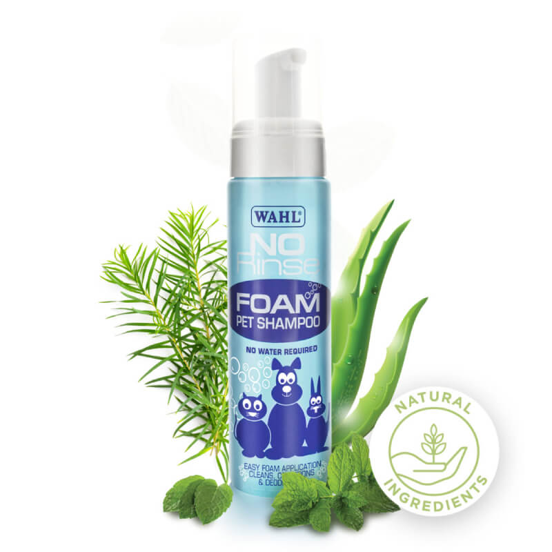 Wahl No Rinse Shampoo For Pets 200ml with aloe & mint, natural ingredients, blue bottle.
