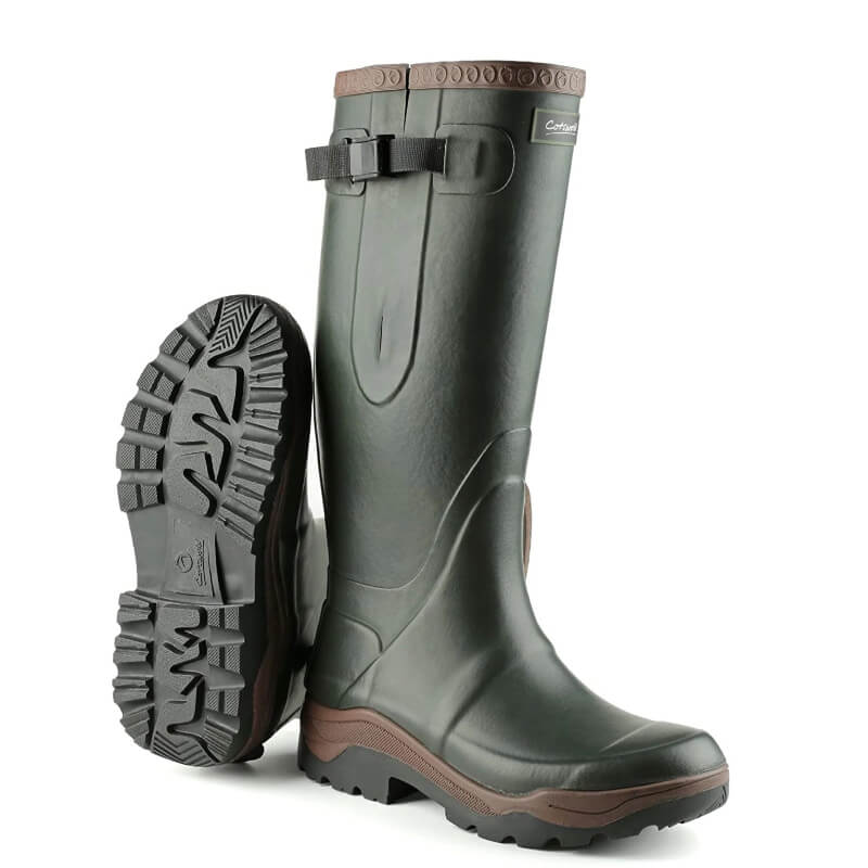 Cotswold Compass Wellington Green boots by Cotswold feature rugged soles and neoprene lining.