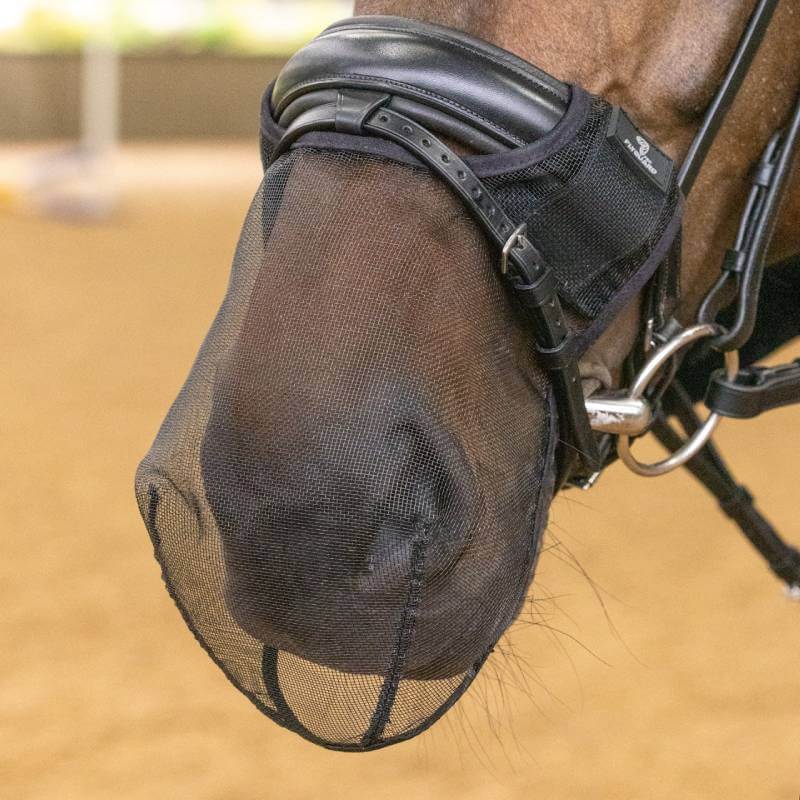The Shires FlyGuard Pro Bridle Nose Net Black protects horses from insects.