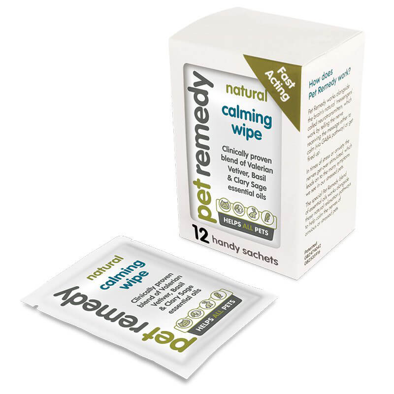 Pet Remedy Natural Calming Wipes, 12 sachets for pet anxiety relief.