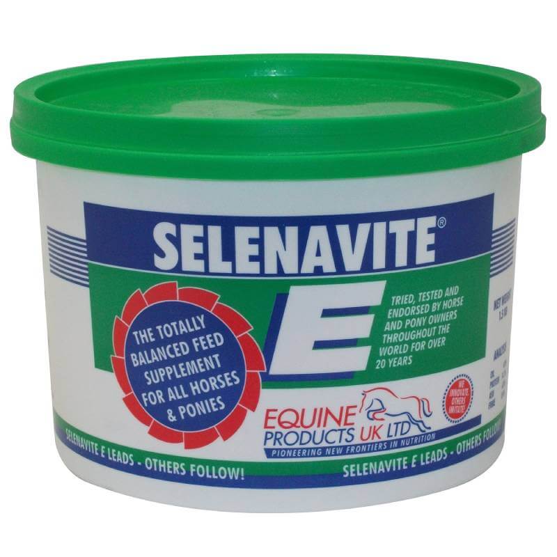 Equine Products Selenavite E tub: green lid, blue label, for equine muscle support.