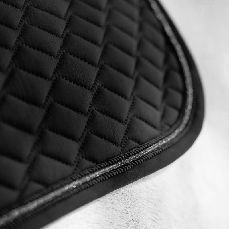 LeMieux Brilliance Close Contact Square Black features a quilted diamond design and rounded edges.