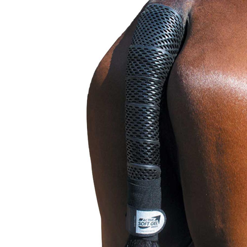Acavallo Gel Tail Wrap Black protects horse's withers from saddle or harness rubbing.
