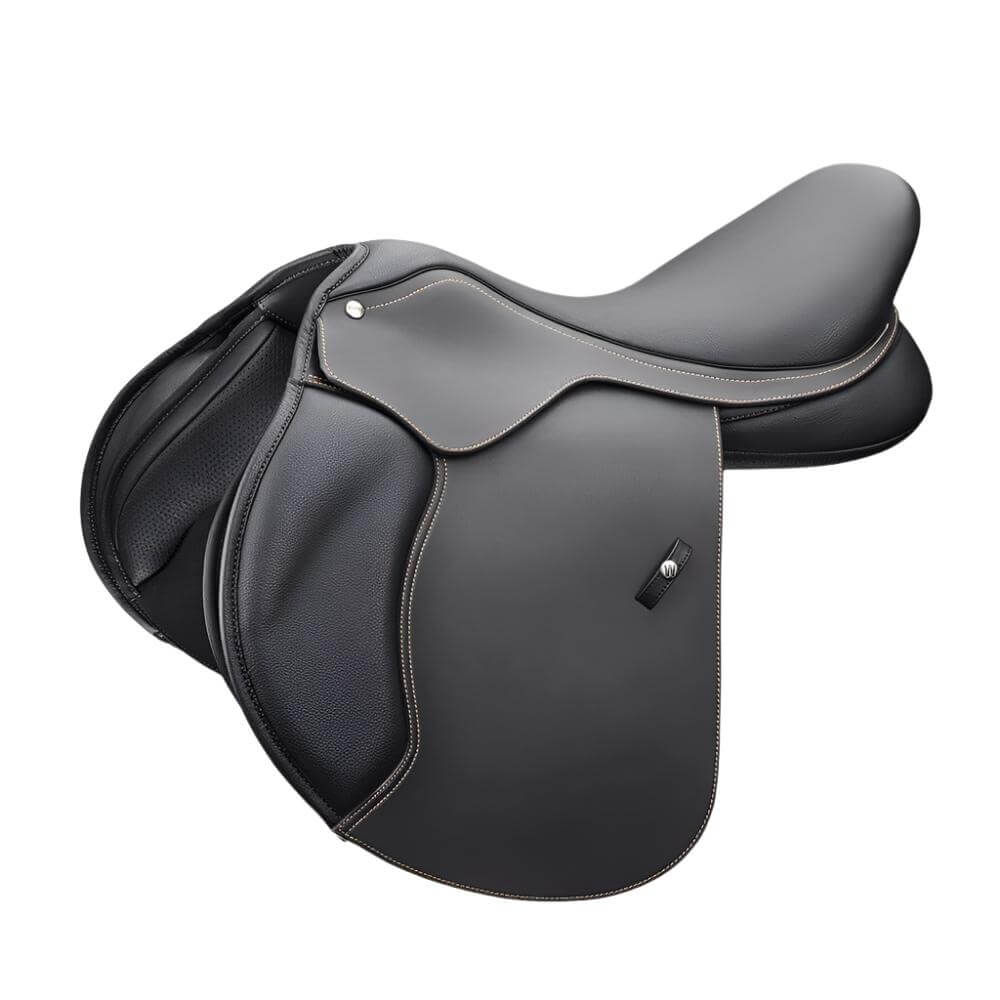 Wintec 500 Jump Hart Saddle: black leather-look, light stitching, HART technology.