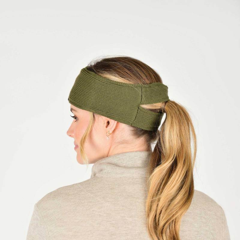 Woman with blonde ponytail wears Weatherbeeta Fleece Lined Ponytail Headband in Olive Night.