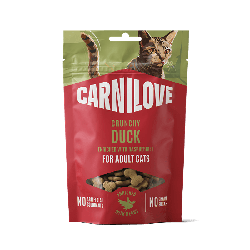 Red bag of Carnilove Duck with Raspberries Cat Treats, 10x50g, crunchy protein treats visible.