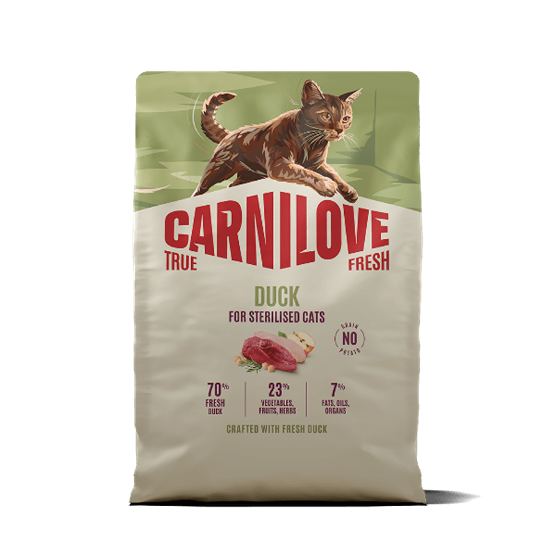 Carnilove True Fresh Duck Cat Food with illustrated cat and fresh duck imagery.