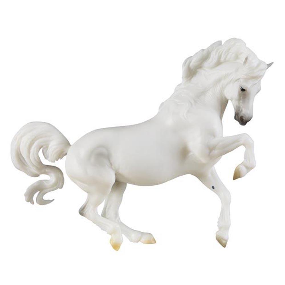 Breyer Banks Vanilla